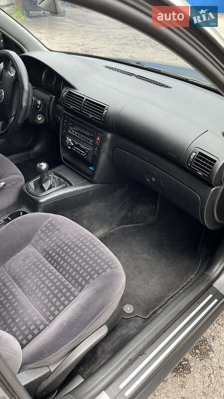 Седан Volkswagen Passat 2003 в Краматорске