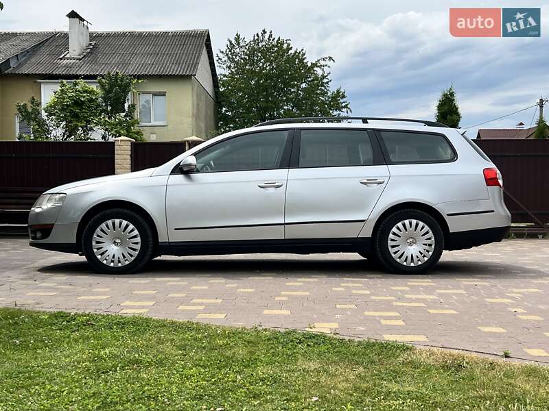 Універсал Volkswagen Passat 2008 в Бродах