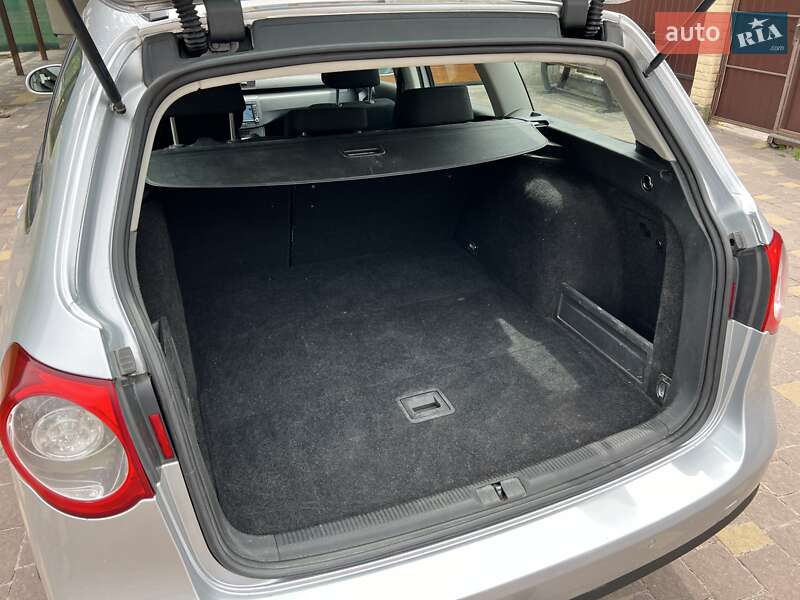 Універсал Volkswagen Passat 2008 в Бродах