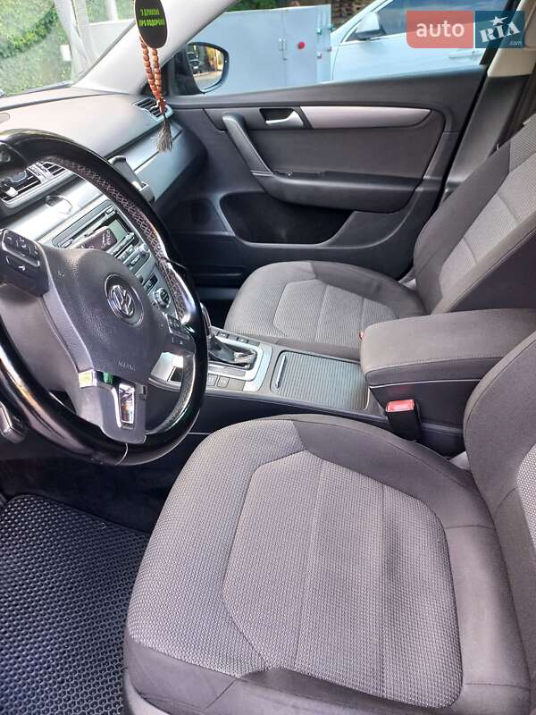Універсал Volkswagen Passat 2014 в Рівному