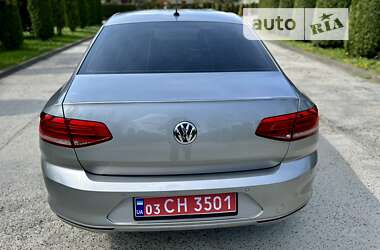 Седан Volkswagen Passat 2015 в Калуші