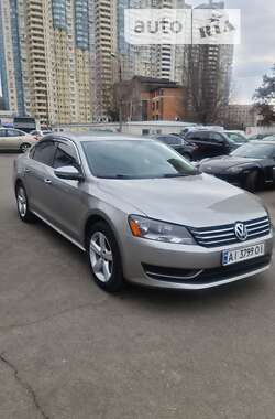 Седан Volkswagen Passat 2011 в Києві