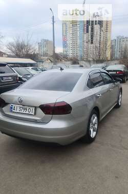 Седан Volkswagen Passat 2011 в Києві