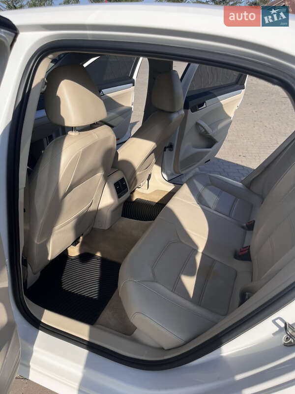 Седан Volkswagen Passat 2012 в Ивано-Франковске фото 11 Седан Volkswagen Passat 2012 в Ивано-Франковске