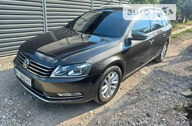 Универсал Volkswagen Passat 2014 в Запорожье