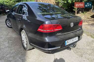 Седан Volkswagen Passat 2011 в Хусті