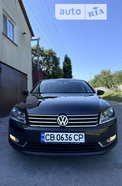 Седан Volkswagen Passat 2013 в Кам'янці