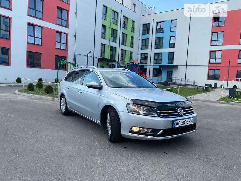 Универсал Volkswagen Passat 2013 в Ровно