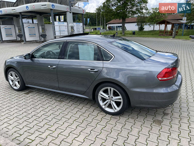 Седан Volkswagen Passat 2013 в Львове