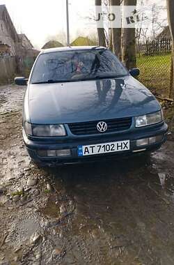 Седан Volkswagen Passat 1995 в Калуше