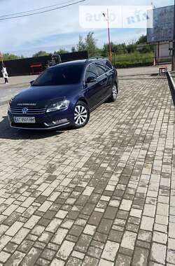 Універсал Volkswagen Passat 2011 в Івано-Франківську