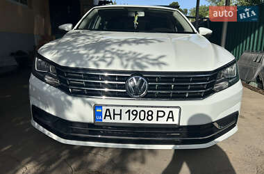 Седан Volkswagen Passat 2015 в 
