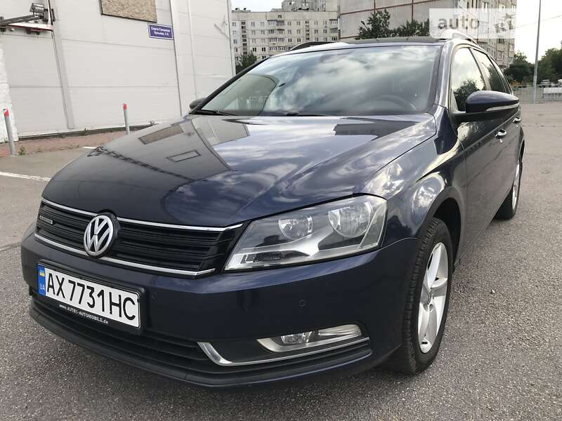 Універсал Volkswagen Passat 2012 в Харкові