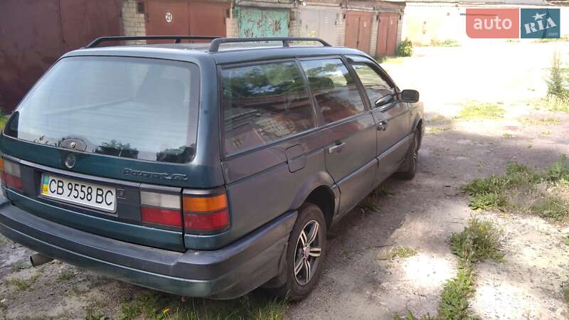 Універсал Volkswagen Passat 1988 в Чернігові