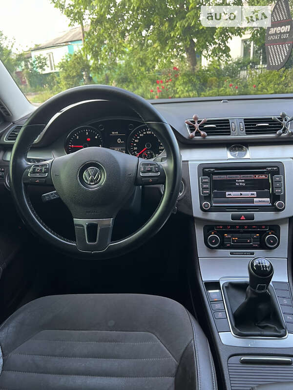 Універсал Volkswagen Passat 2011 в Умані