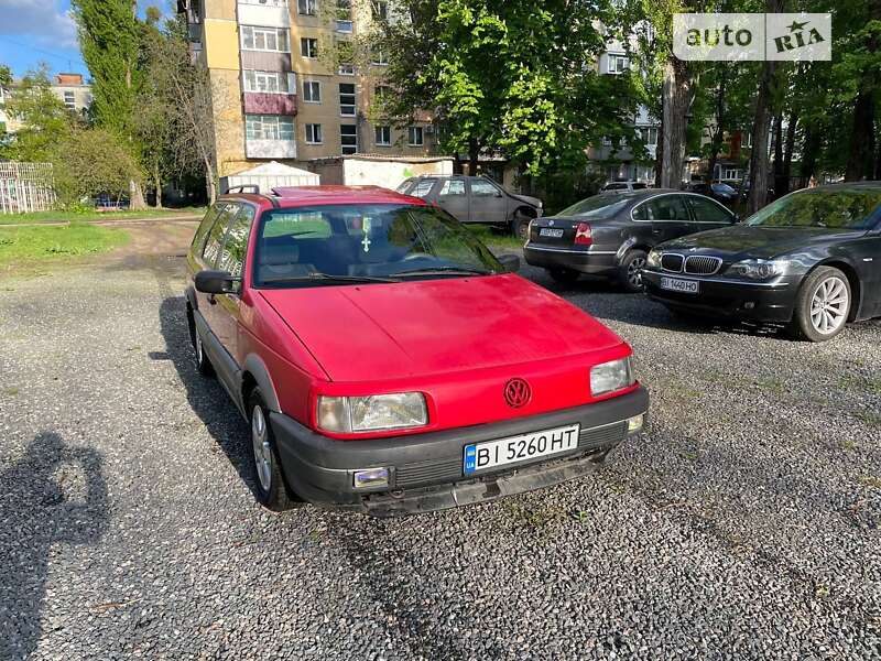 Універсал Volkswagen Passat 1990 в Полтаві