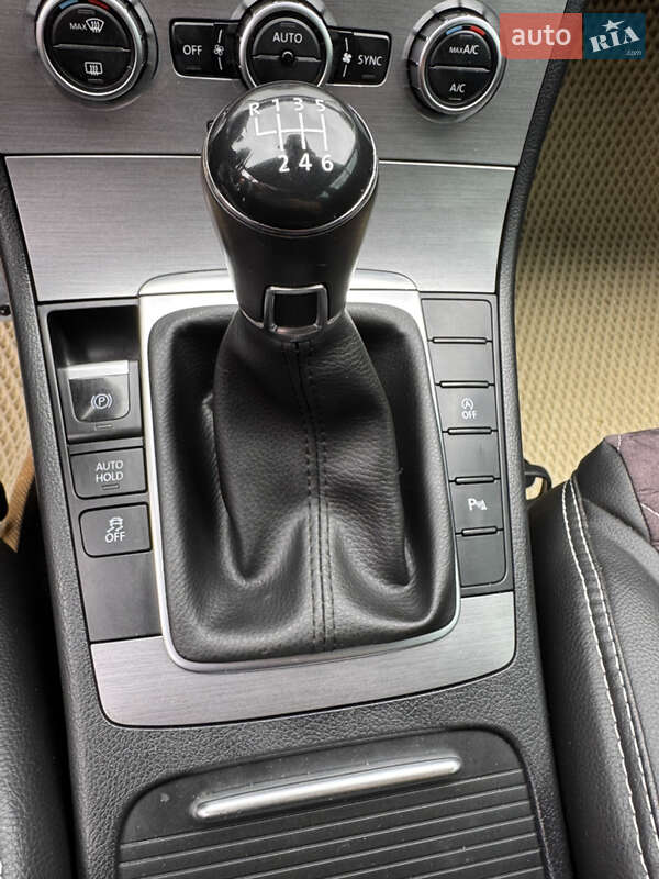 Универсал Volkswagen Passat 2014 в Житомире