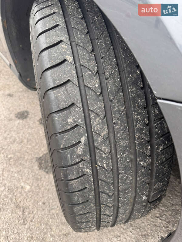 Универсал Volkswagen Passat 2014 в Житомире