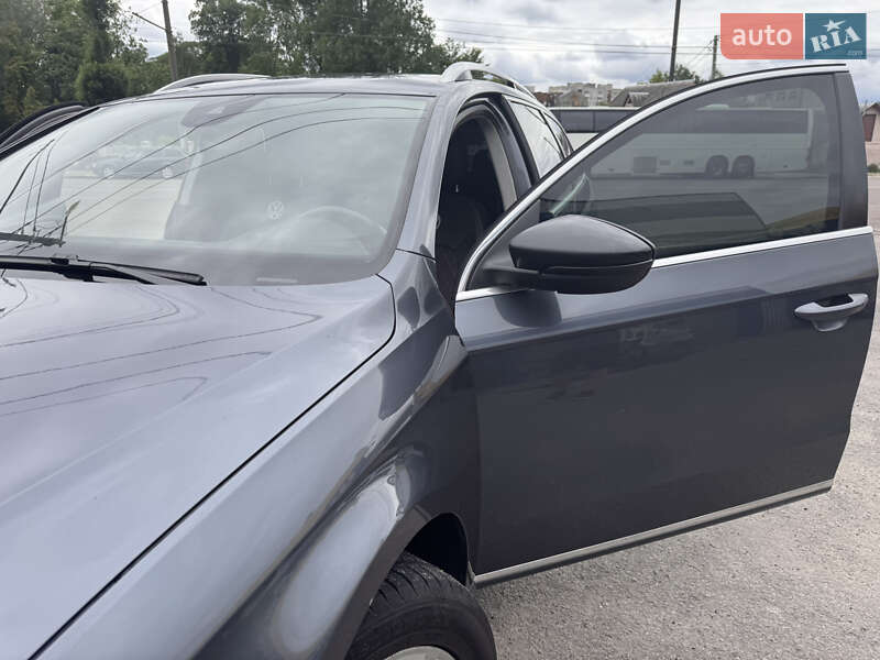 Универсал Volkswagen Passat 2014 в Житомире