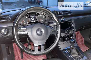 Универсал Volkswagen Passat 2011 в Кицмани