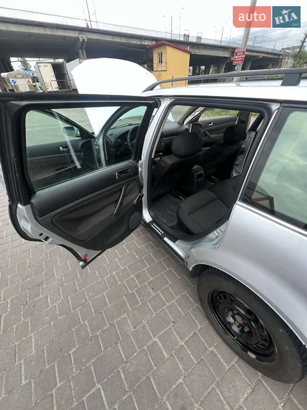 Універсал Volkswagen Passat 2001 в Львові