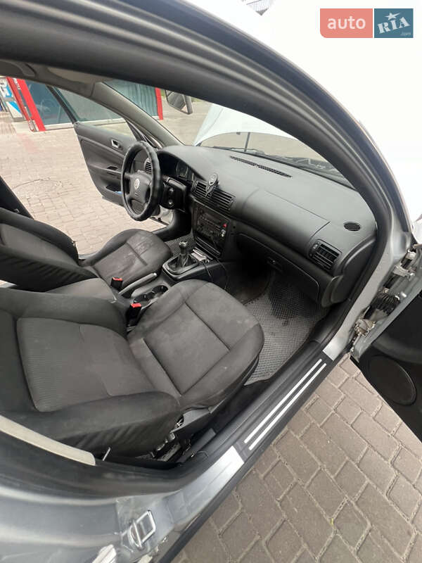 Універсал Volkswagen Passat 2001 в Львові