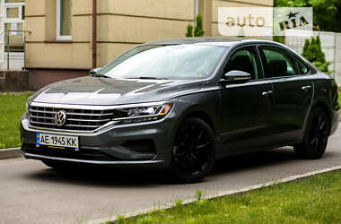 Седан Volkswagen Passat 2021 в Днепре