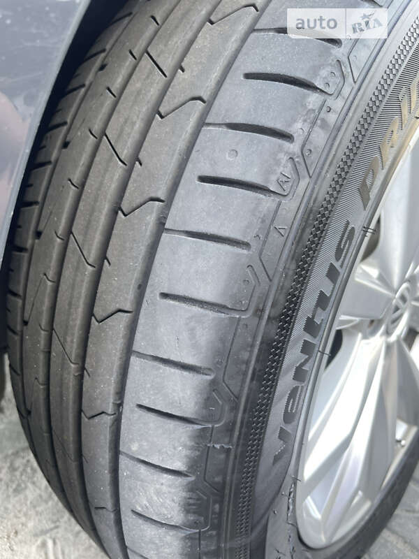 Универсал Volkswagen Passat 2015 в Вишневом