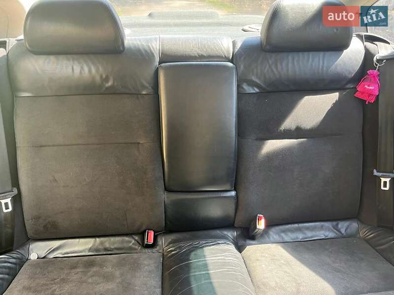 Седан Volkswagen Passat 2001 в Киеве