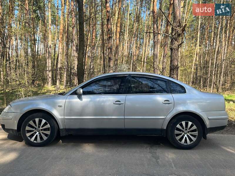 Седан Volkswagen Passat 2001 в Киеве