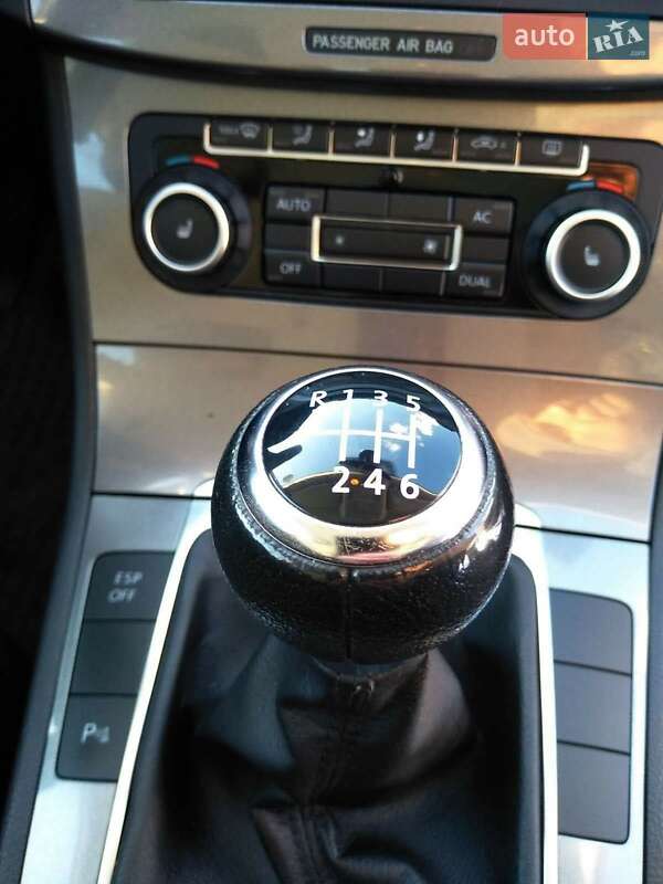 Универсал Volkswagen Passat 2009 в Харькове