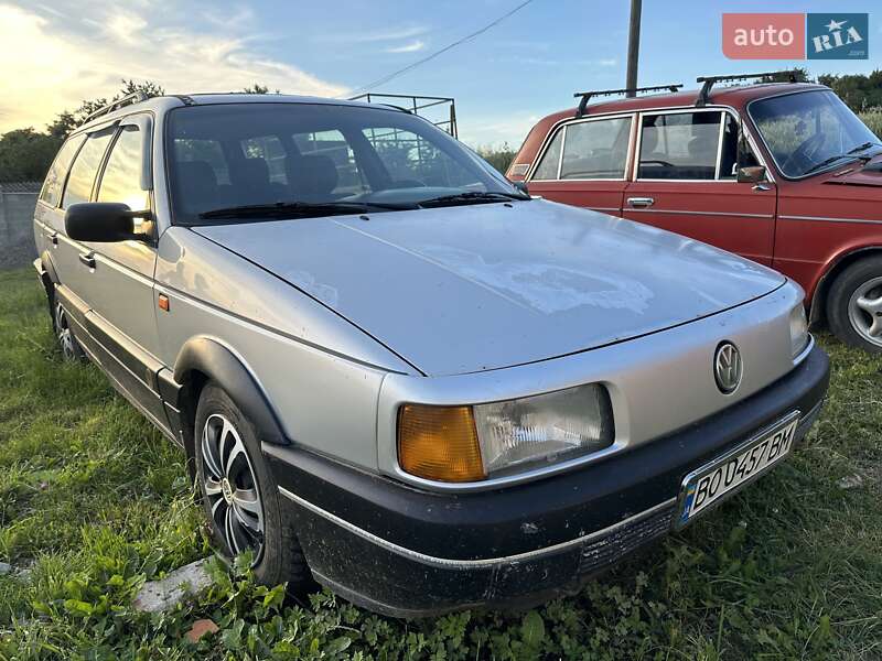 Універсал Volkswagen Passat 1989 в Підгайцях