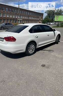 Седан Volkswagen Passat 2014 в Сумах