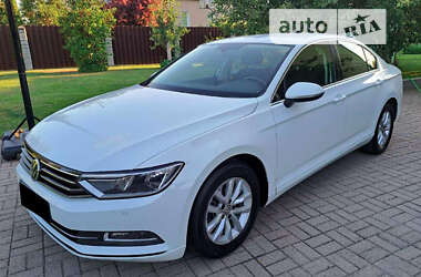 Седан Volkswagen Passat 2017 в Кропивницькому