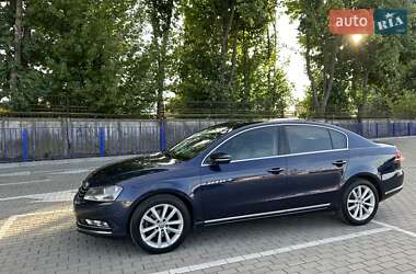Седан Volkswagen Passat 2012 в Тернополі