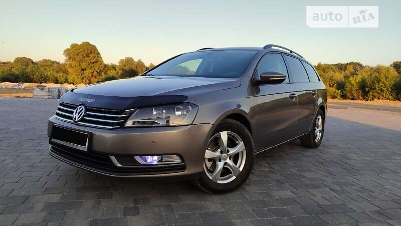 Універсал Volkswagen Passat 2011 в Хмельницькому