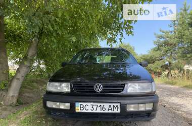Универсал Volkswagen Passat 1996 в Золочеве