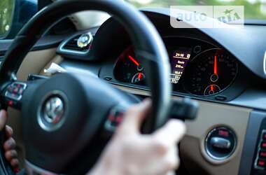Универсал Volkswagen Passat 2012 в Ивано-Франковске