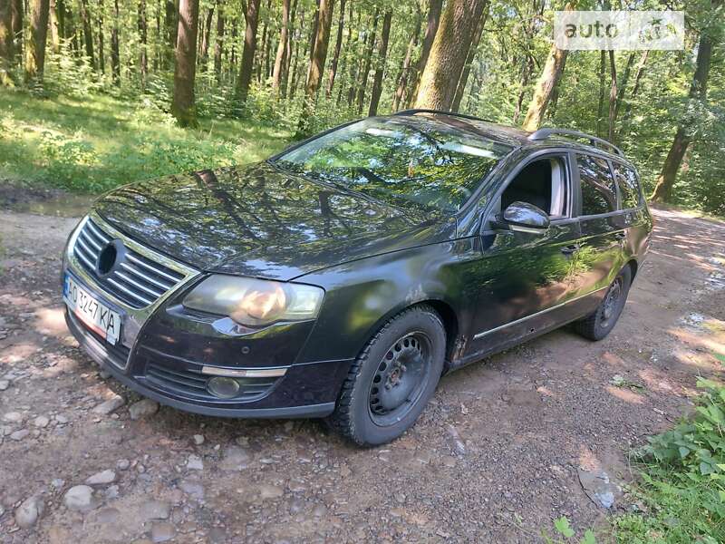 Універсал Volkswagen Passat 2005 в Тячеві