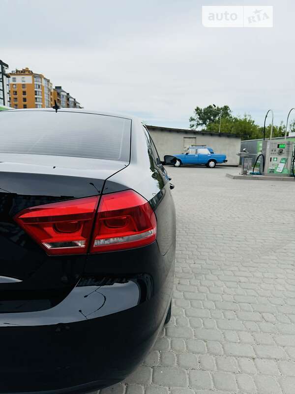 Седан Volkswagen Passat 2013 в Ивано-Франковске