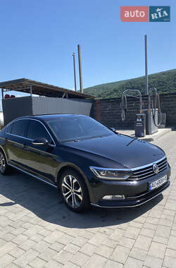 Седан Volkswagen Passat 2015 в Виноградові