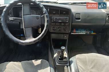 Седан Volkswagen Passat 1988 в Полтаві