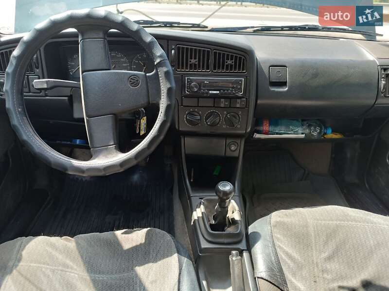 Седан Volkswagen Passat 1988 в Полтаве