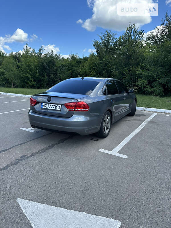 Седан Volkswagen Passat 2013 в Харкові