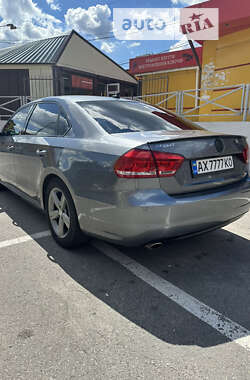 Седан Volkswagen Passat 2013 в Харькове