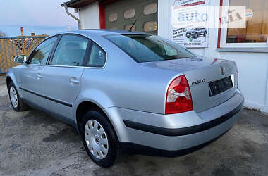 Седан Volkswagen Passat 2004 в Тячеве