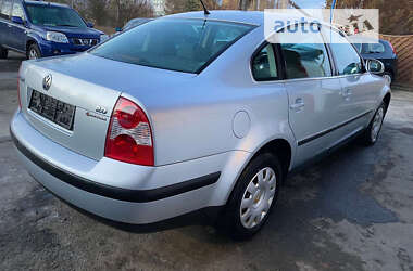 Седан Volkswagen Passat 2004 в Тячеве