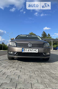 Універсал Volkswagen Passat 2011 в Полтаві