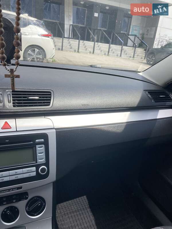 Седан Volkswagen Passat 2008 в Києві