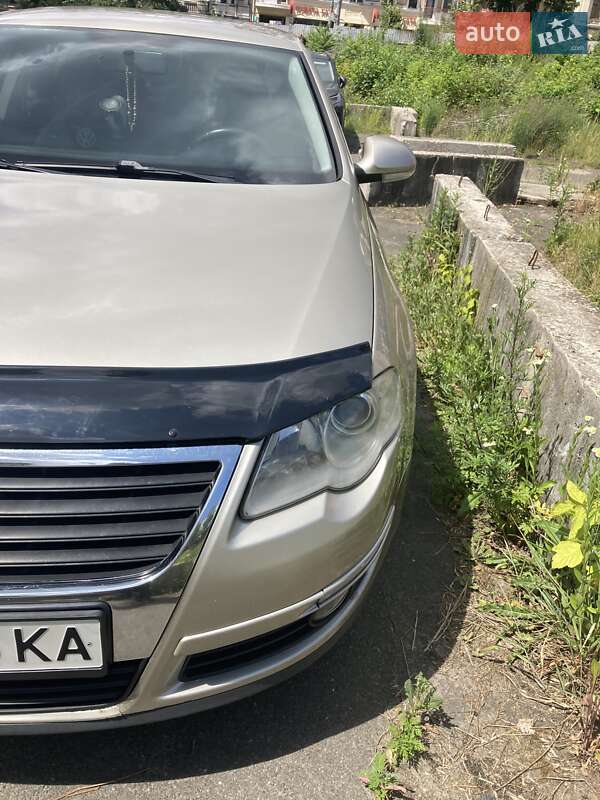 Седан Volkswagen Passat 2008 в Києві